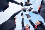 這些大學明確規(guī)定身體條件、單科成績等會影響高考錄