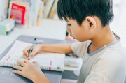 小學(xué)階段就上輔導(dǎo)班，隱藏的弊端，家長要知道