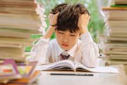一開學(xué)娃就肚子痛？ 專家：可能是“開學(xué)綜合征”