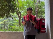 二本藝術(shù)生女孩畢業(yè)后選擇當(dāng)保潔，弟弟質(zhì)問：這四年