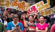 為表達(dá)對高考制度的不滿，他成為高考零分考生，如今