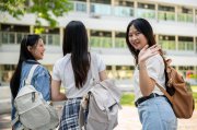 女生在杭州讀大學(xué)，生活費想漲到3000元，合理嗎?