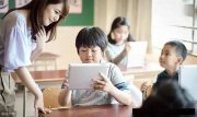 當(dāng)教育遇上AI：我們正在喂養(yǎng)孩子＂電子毒奶粉＂？