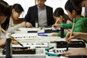 90后小伙靠書法幫父母還清2000萬巨債，書法真能當飯吃