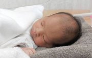日本新生兒數(shù)量創(chuàng)新低，人口危機加劇
