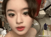 網(wǎng)傳耳環(huán)妹高考順利，前座考生卻很崩潰：她坐在后面