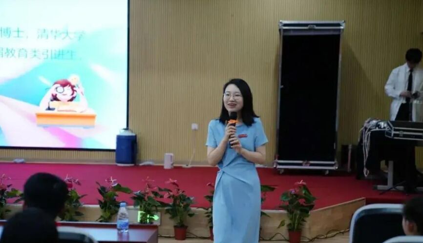 28歲清華女博士任福州一小學校長 領(lǐng)導越來越年輕化了?