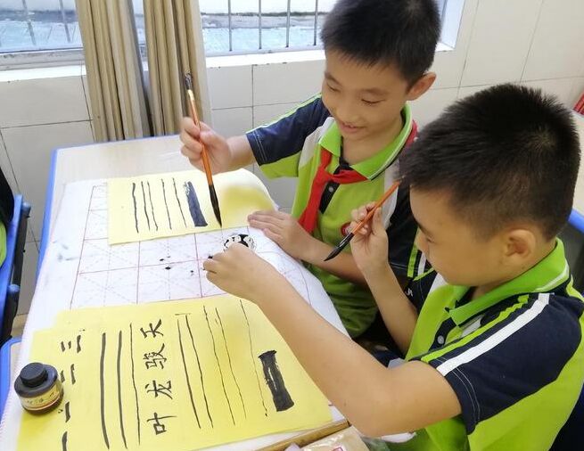 重磅！中小學(xué)或?qū)⒃黾右婚T新課程，每周至少一節(jié)課 計劃25年新學(xué)期實施